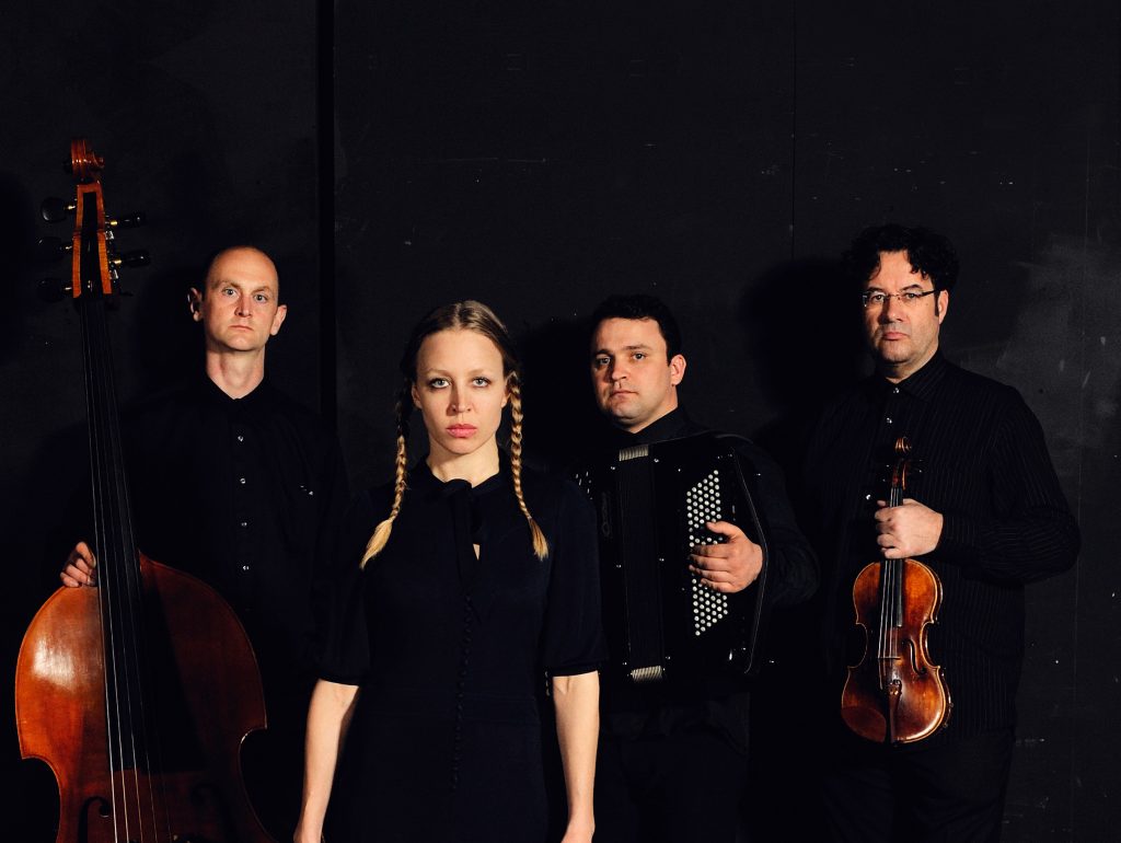 Nina Proll & Trio De Salon